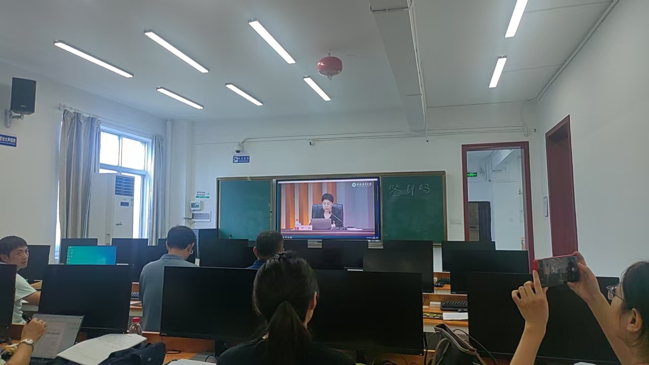我院组织全院师生观看校党委书记许玫意识形态专题党课视频