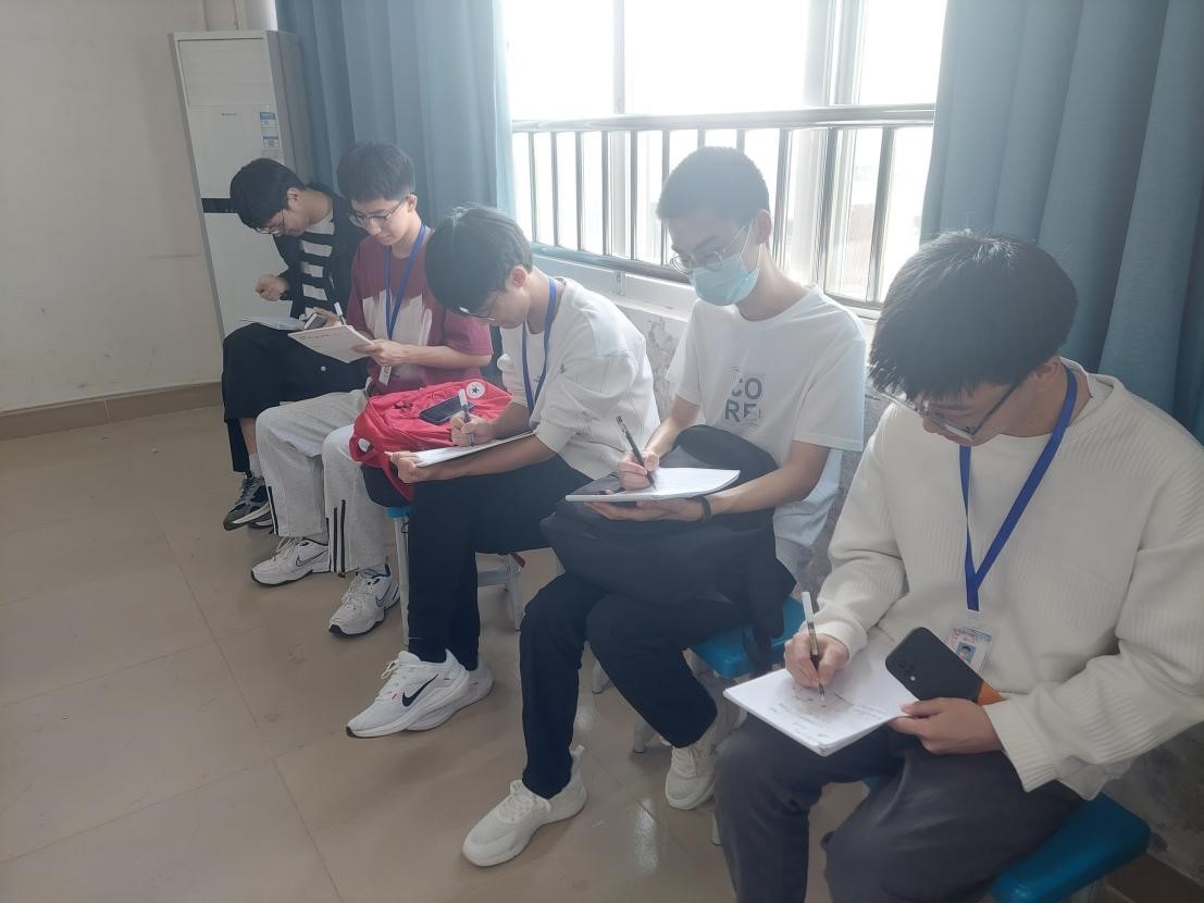 我院举办计算机小海狮见习展