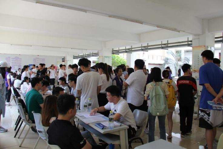 信息科学技术学院第一届专场招聘会