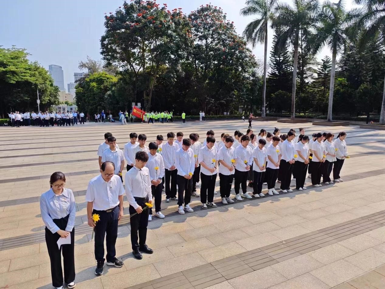 “缅怀革命先烈，弘扬爱国精神” ——我院学生党支部组织清明节主题党日活动