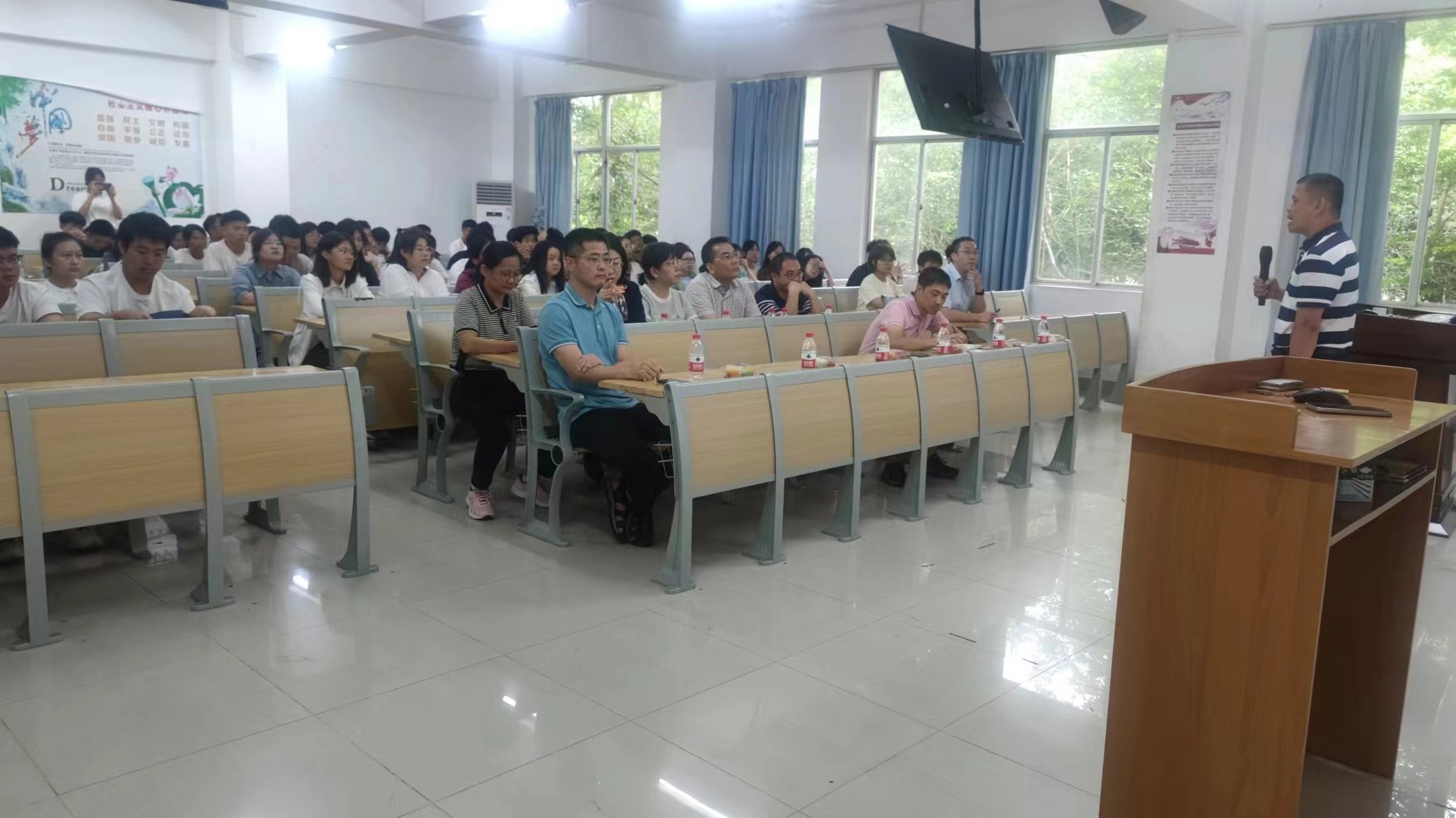 我院计算机科学与技术系举行2023级新生见面会