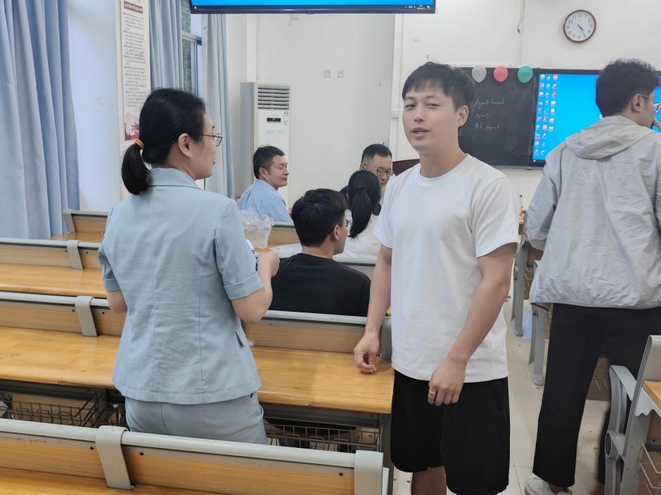 我院顺利举行2023级研究生 开学典礼暨开学第一课