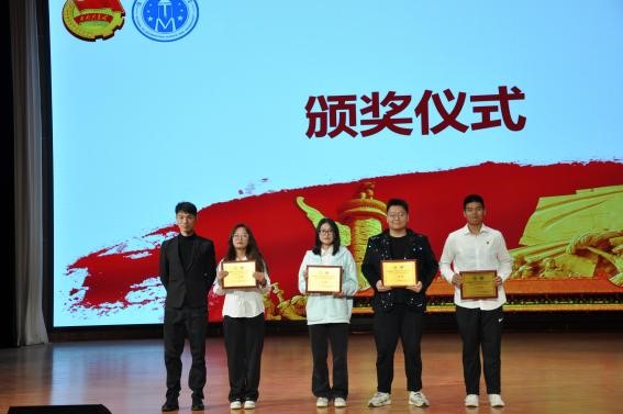 ”坚定理想信念，凝聚青春力量“班级团日活动